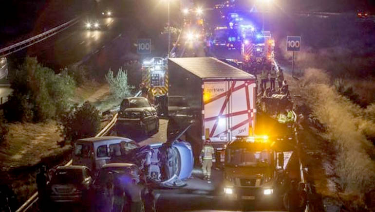 El conductor del camin del accidente en la A-7, natural de Totana, y que dio positivo en drogas, queda en libertad provisional acusado de homicidio imprudente y lesiones